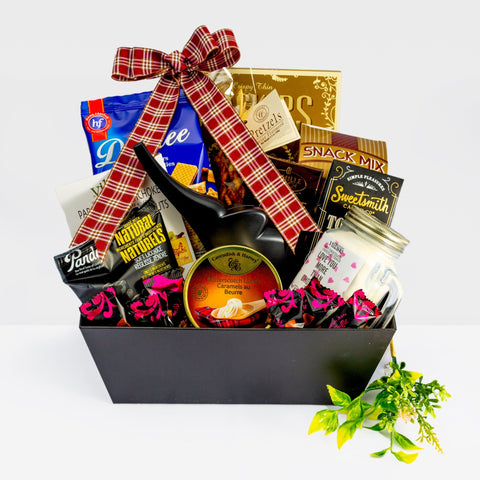 Gourmet food & snacks in this gift basket from Dazzle Basket make for a perfect gift